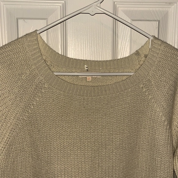 Size M/L MIRACLE BNWTs attached Cream Chunky Cable Knit Sweater - Picture 2 of 4
